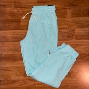 NIKE basketball sweatpants/joggers